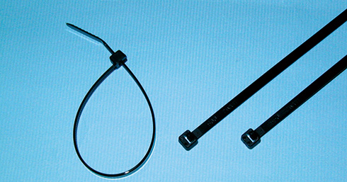 太陽光発電パネル設置施工での推奨結束バンド　耐候性ポリプロピレン