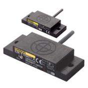 フラットタイプ近接センサ　E2K-F